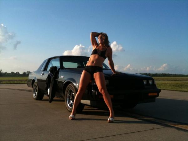 Bonus Buick Babes