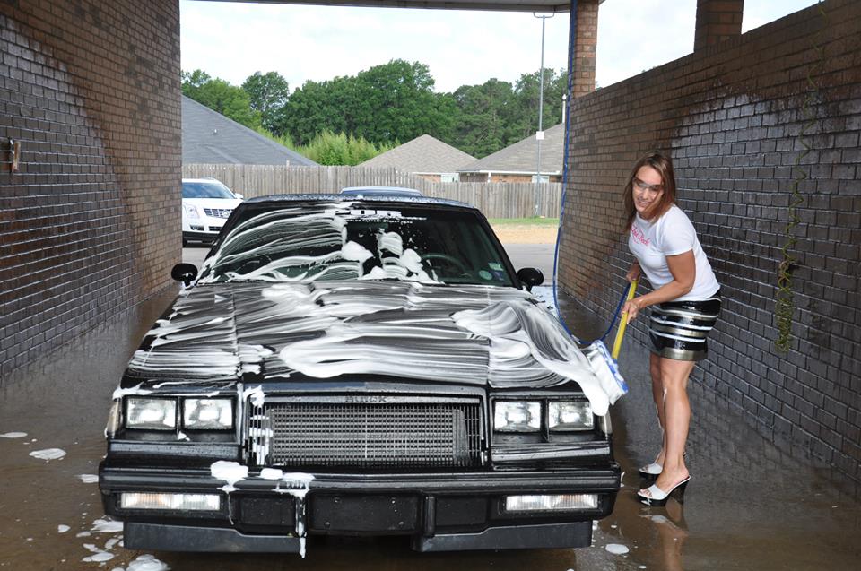 Bonus Buick Babes