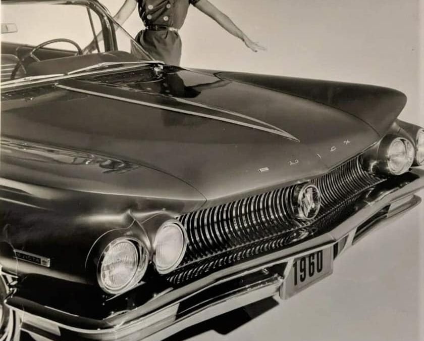 Chicks With Buick Autos