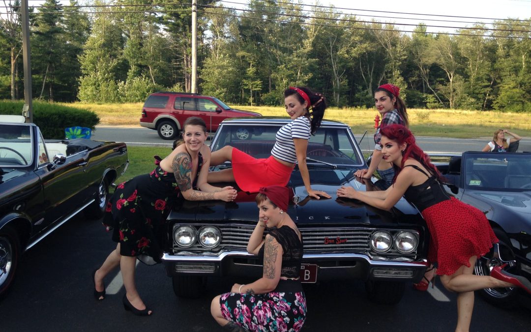 Chicks With Buick Autos